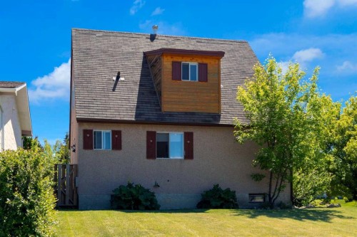 2 Crocus Crescent, Cochrane, AB 