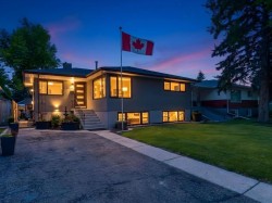 3723 2 Street NW Calgary, AB T2K 0Y5