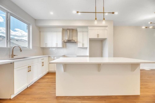 152 Annette Villas Nw, Calgary, AB 
