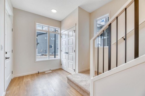 152 Annette Villas Nw, Calgary, AB 