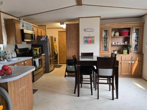 5A-6101 20 Avenue, Coleman, AB - Indoor