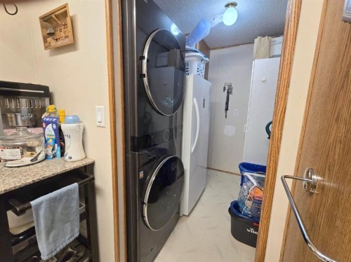 5A-6101 20 Avenue, Coleman, AB - Indoor Photo Showing Laundry Room