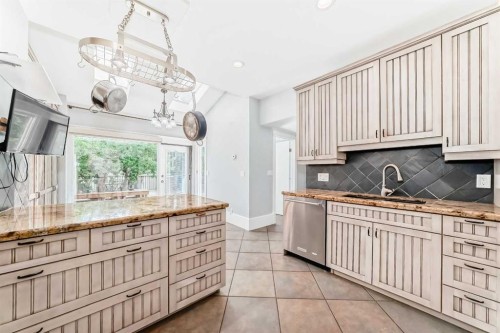4112 8 Street Sw, Calgary, AB 