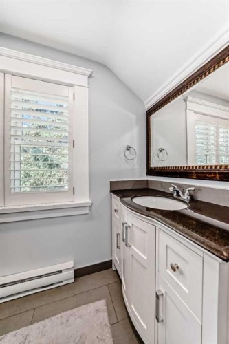 4112 8 Street Sw, Calgary, AB 