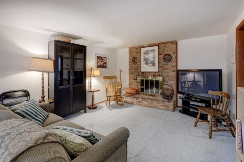 68 Brown Crescent Nw, Calgary, AB 