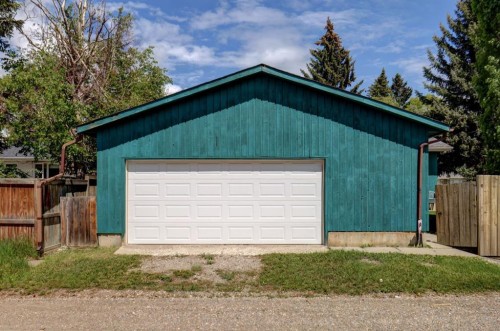 68 Brown Crescent Nw, Calgary, AB 