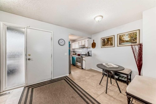 144-7172 Coach Hill Road Sw, Calgary, AB - Indoor Photo Showing Other Room