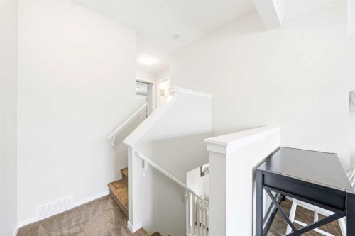 82 Springborough Point Sw, Calgary, AB 