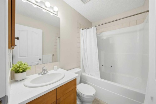 82 Springborough Point Sw, Calgary, AB 