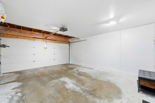 82 Springborough Point Sw, Calgary, AB 