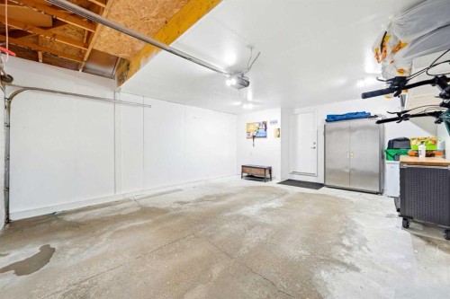 82 Springborough Point Sw, Calgary, AB 