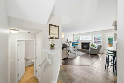 82 Springborough Point Sw, Calgary, AB 