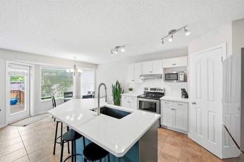 82 Springborough Point Sw, Calgary, AB 