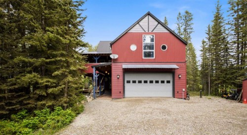 224 7 Street NE Sundre, AB T0M 1X0