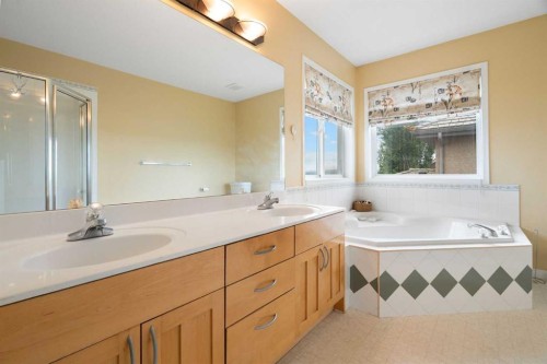 79 Royal Crest Way Nw, Calgary, AB 