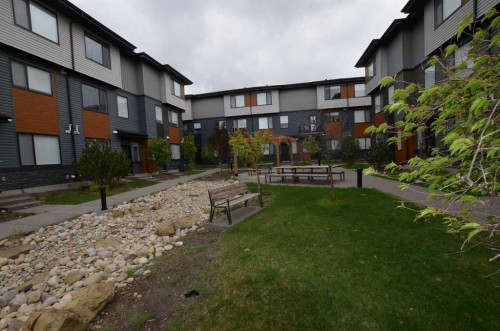 310 Corner Glen Circle Ne, Calgary, AB 