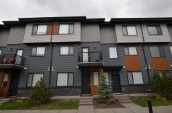 310 Corner Glen Circle NE Calgary, AB T3N 2E1