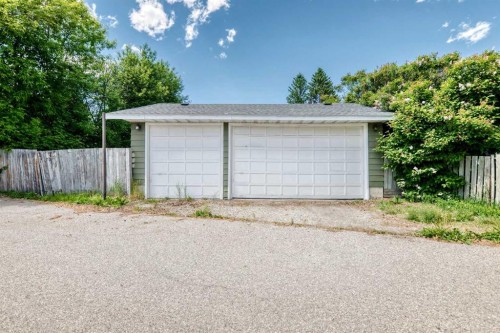 170 Lake Sylvan Close Se, Calgary, AB 