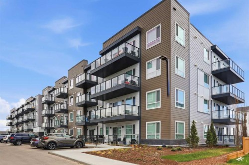 3420-33 Carringham Gate Nw, Calgary, AB - Outdoor With Facade