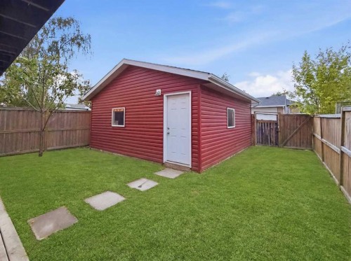 46 Bridleglen Manor Sw, Calgary, AB 