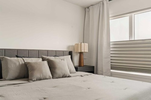 20 Wolf Creek Street Se, Calgary, AB - Indoor Photo Showing Bedroom