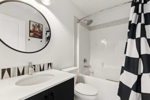 20 Wolf Creek Street Se, Calgary, AB - Indoor Photo Showing Bathroom