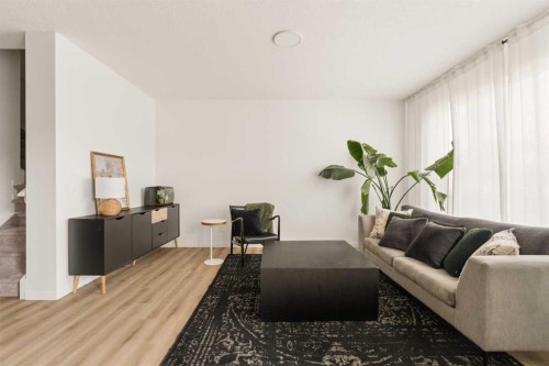 20 Wolf Creek Street Se, Calgary, AB - Indoor