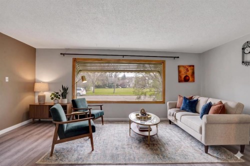 8316 43 Avenue Nw, Calgary, AB 