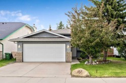 92 Waterstone Crescent SEAirdrie, AB T4B 2E5