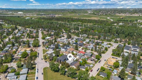8812 46 Avenue Nw, Calgary, AB 