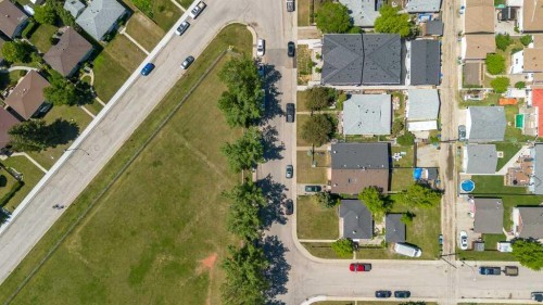 8812 46 Avenue Nw, Calgary, AB 
