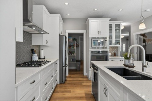 41 Drake Landing Loop, Okotoks, AB 