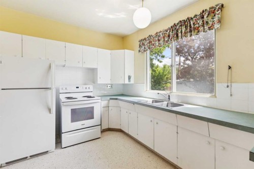 4312 40 Street Nw, Calgary, AB 