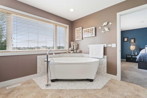 461 Rainbow Falls Way, Chestermere, AB 