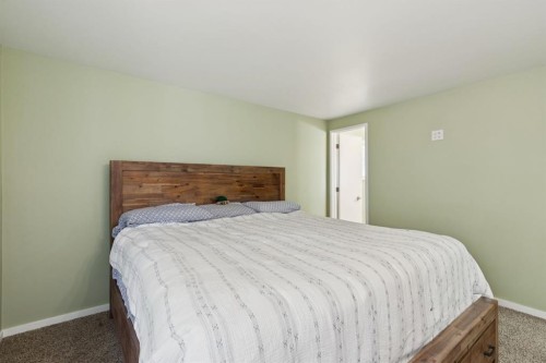 28 Cantrell Bay Sw, Calgary, AB 