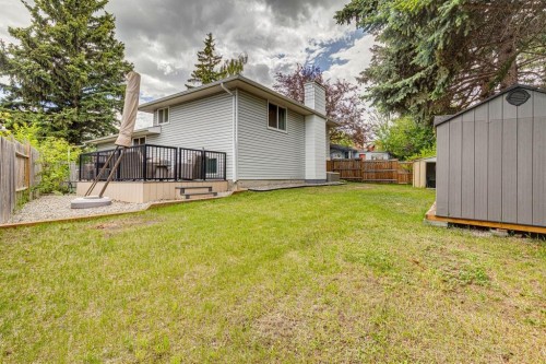 28 Cantrell Bay Sw, Calgary, AB 