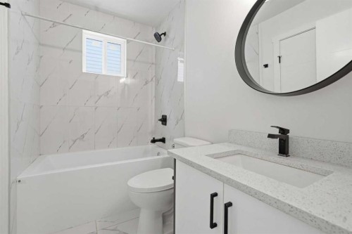 58 Taraglen Road Ne, Calgary, AB - Indoor Photo Showing Bathroom