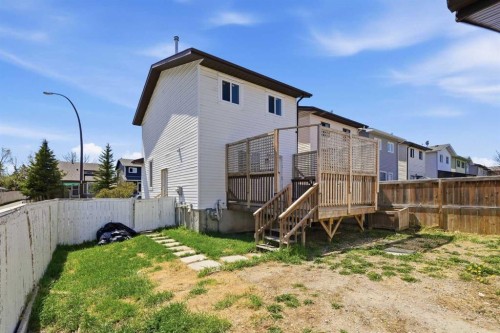 58 Taraglen Road Ne, Calgary, AB - Outdoor