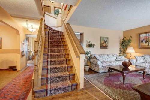 163 Shannon Circle Sw, Calgary, AB 