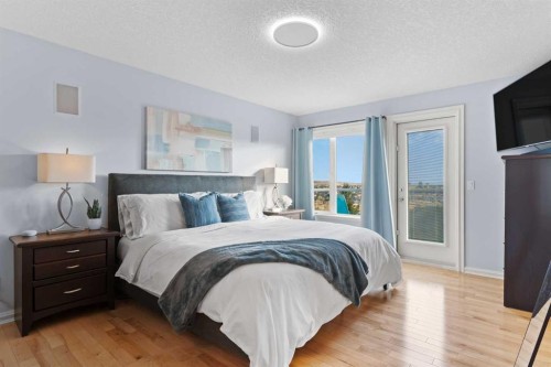 366 Patterson Boulevard Sw, Calgary, AB - Indoor Photo Showing Bedroom