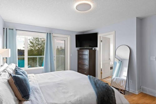 366 Patterson Boulevard Sw, Calgary, AB - Indoor Photo Showing Bedroom