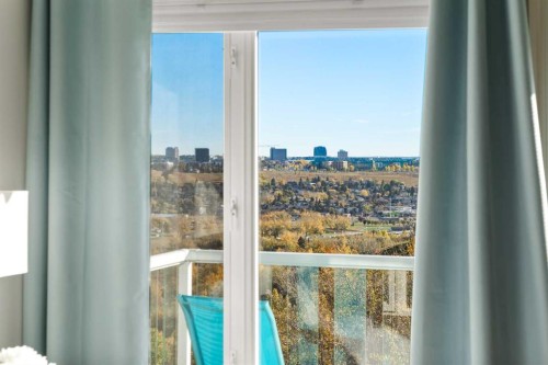 366 Patterson Boulevard Sw, Calgary, AB - Indoor Photo Showing Other Room
