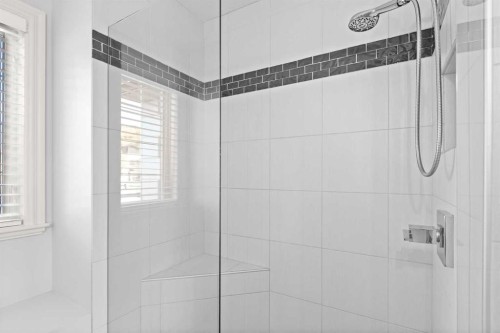 366 Patterson Boulevard Sw, Calgary, AB - Indoor Photo Showing Bathroom