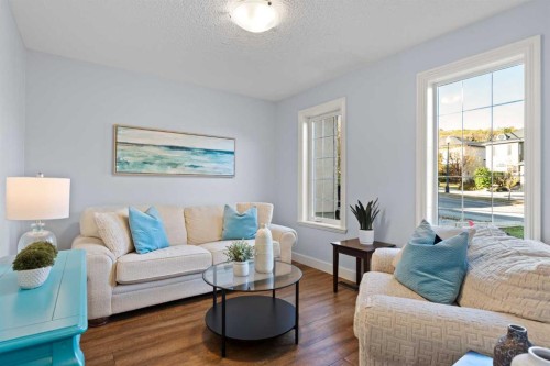366 Patterson Boulevard Sw, Calgary, AB - Indoor Photo Showing Living Room