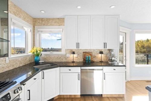 366 Patterson Boulevard Sw, Calgary, AB - Indoor Photo Showing Kitchen With Double Sink
