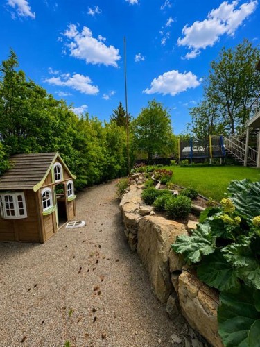 131 Edgebrook Circle Nw, Calgary, AB 