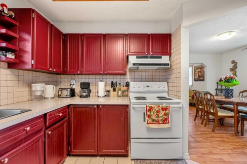 1616 3 Street Nw, Calgary, AB - Indoor Photo Showing Kitchen