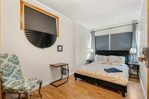 1616 3 Street Nw, Calgary, AB - Indoor Photo Showing Bedroom