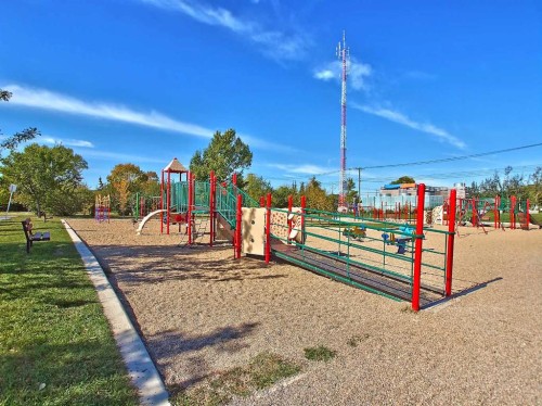 1616 3 Street Nw, Calgary, AB - Outdoor