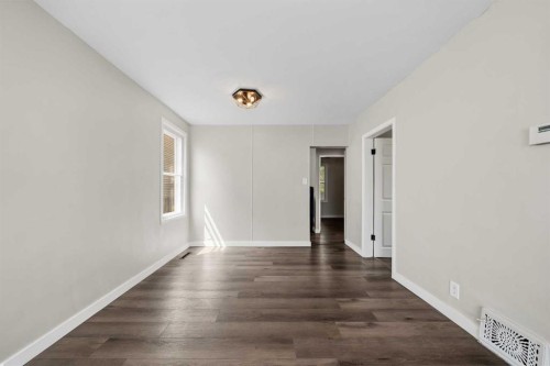 3807 1 Street Ne, Calgary, AB 
